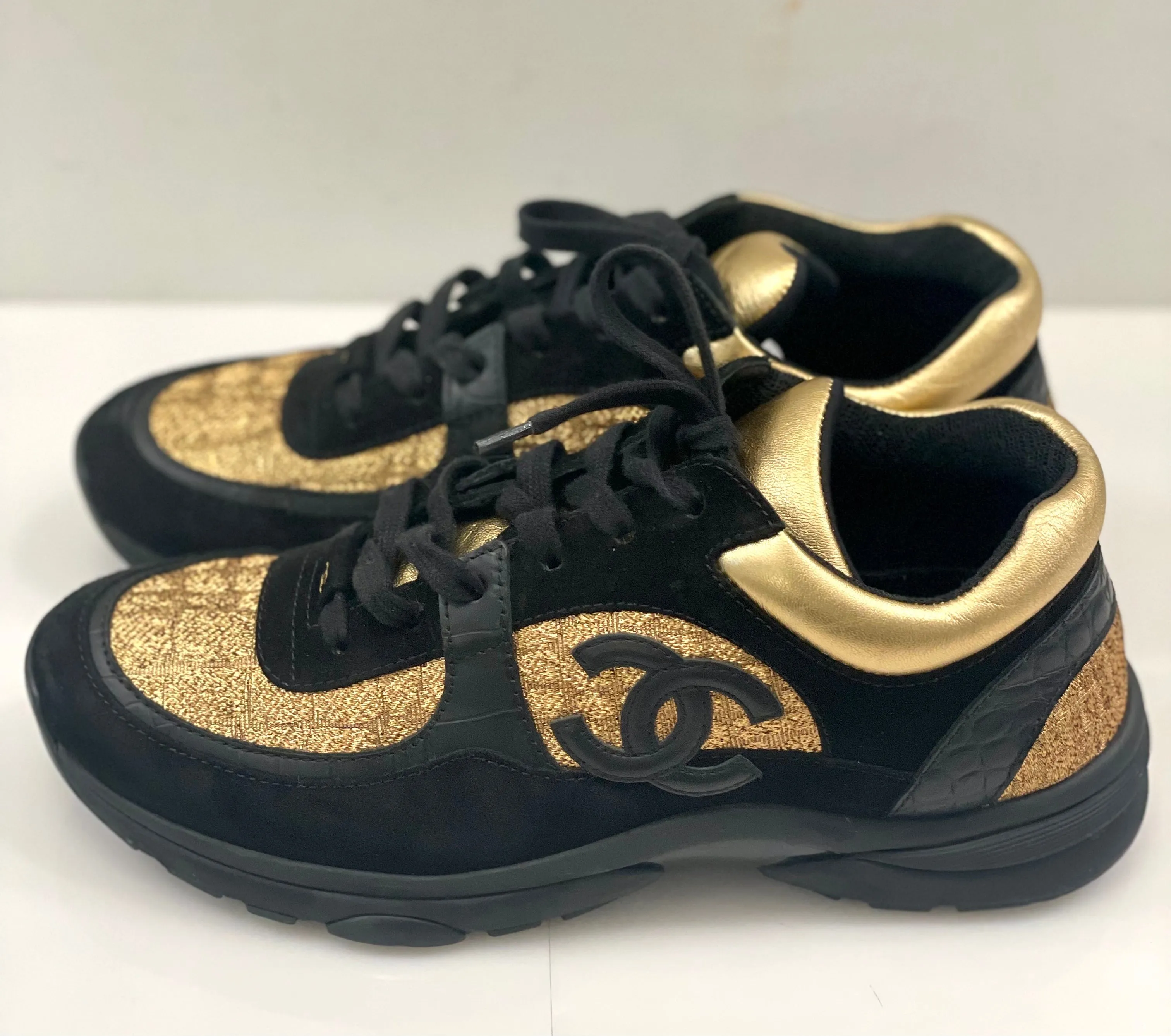 CHANEL CC  METALLIC SUEDE CALFSKIN MIXED FABRIC SNEAKERS