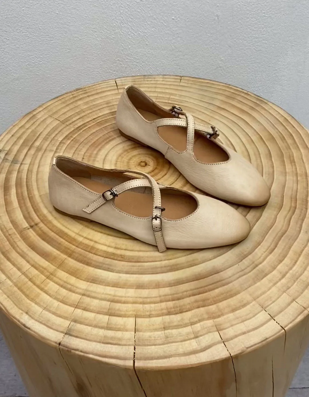 [Clearance]Soft Leather Pointed Toe Cross Strap Retro Flat Shoes 37
