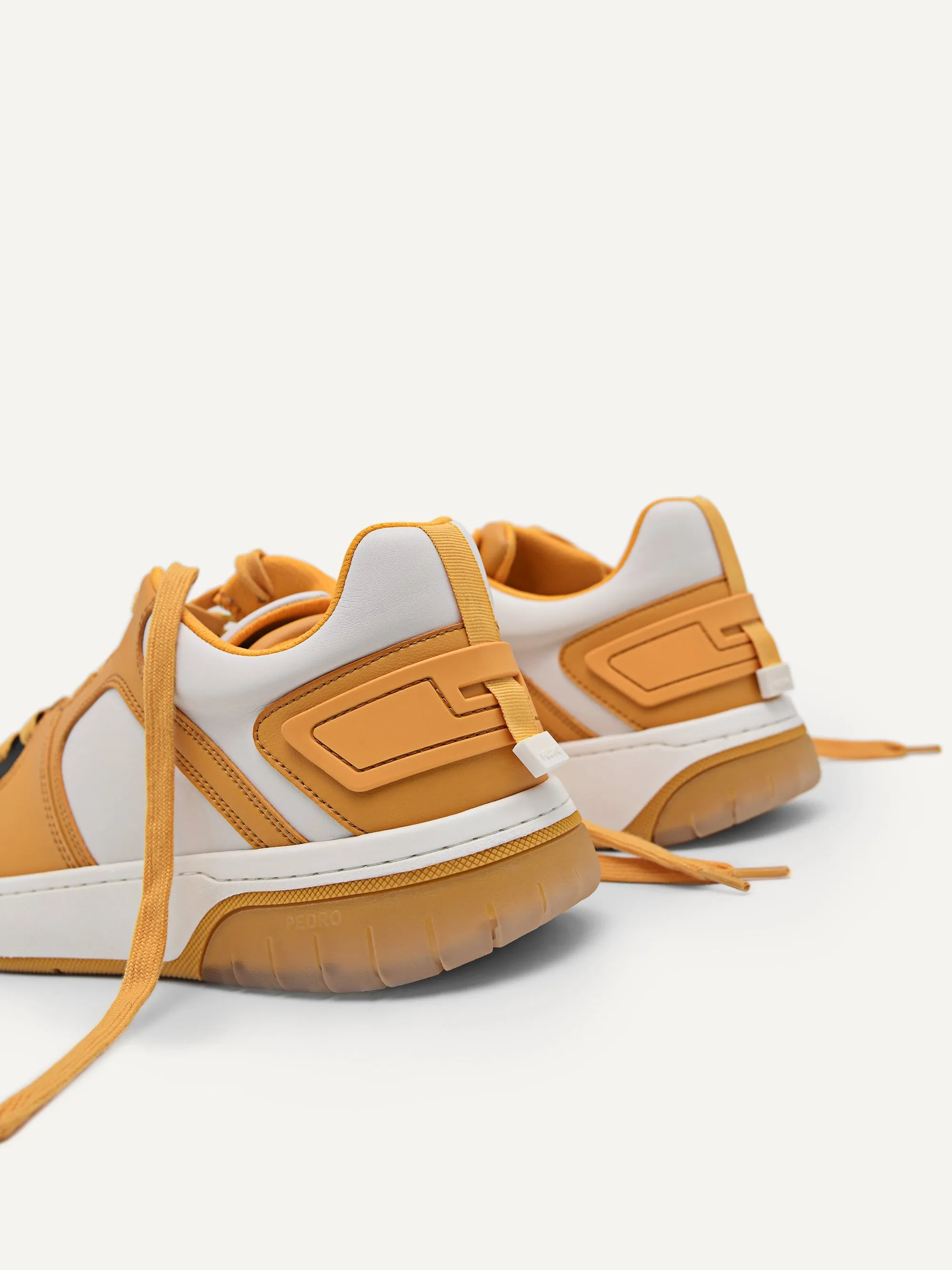 EOS Sneakers