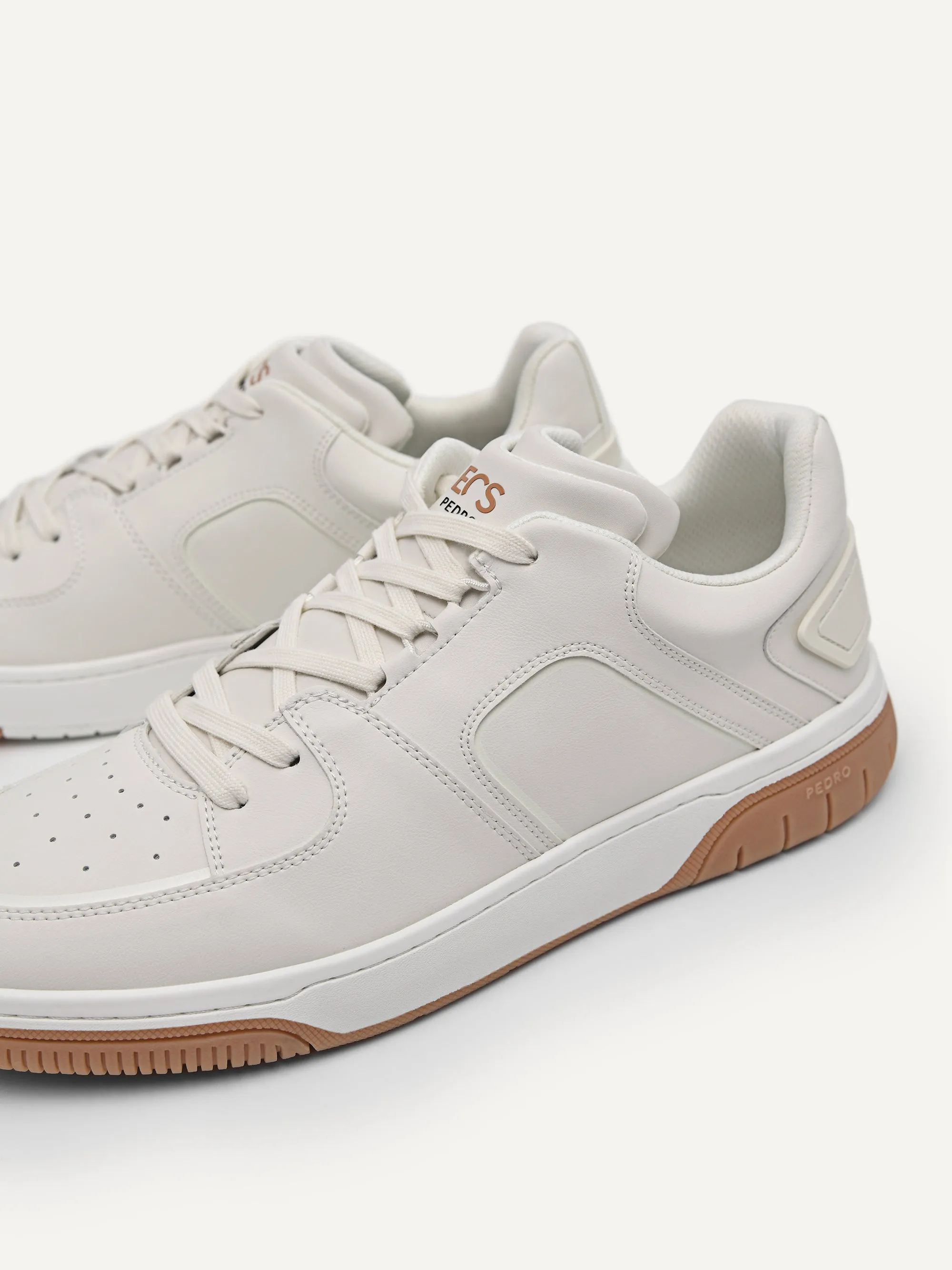 EOS Sneakers