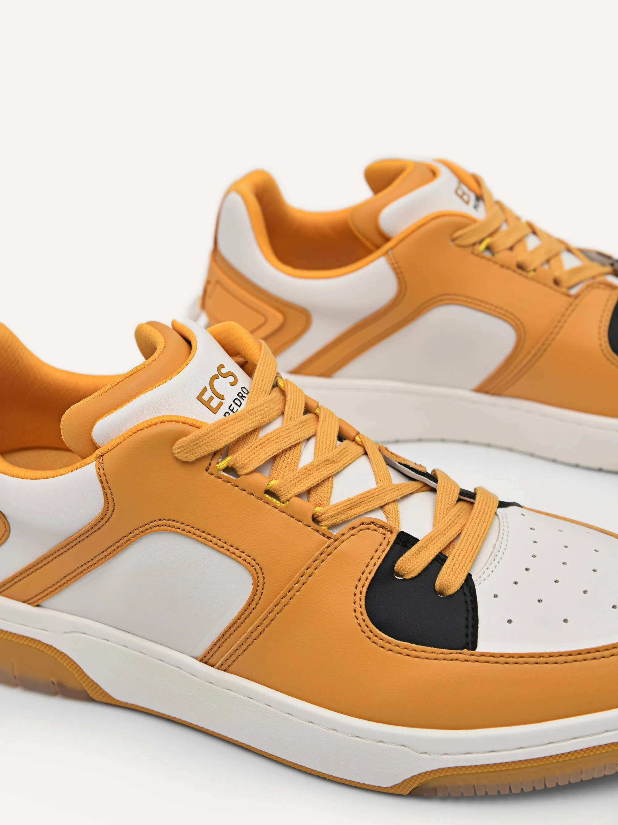 EOS Sneakers